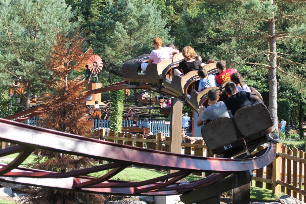 Children's roller coasters to discover the first sensations.